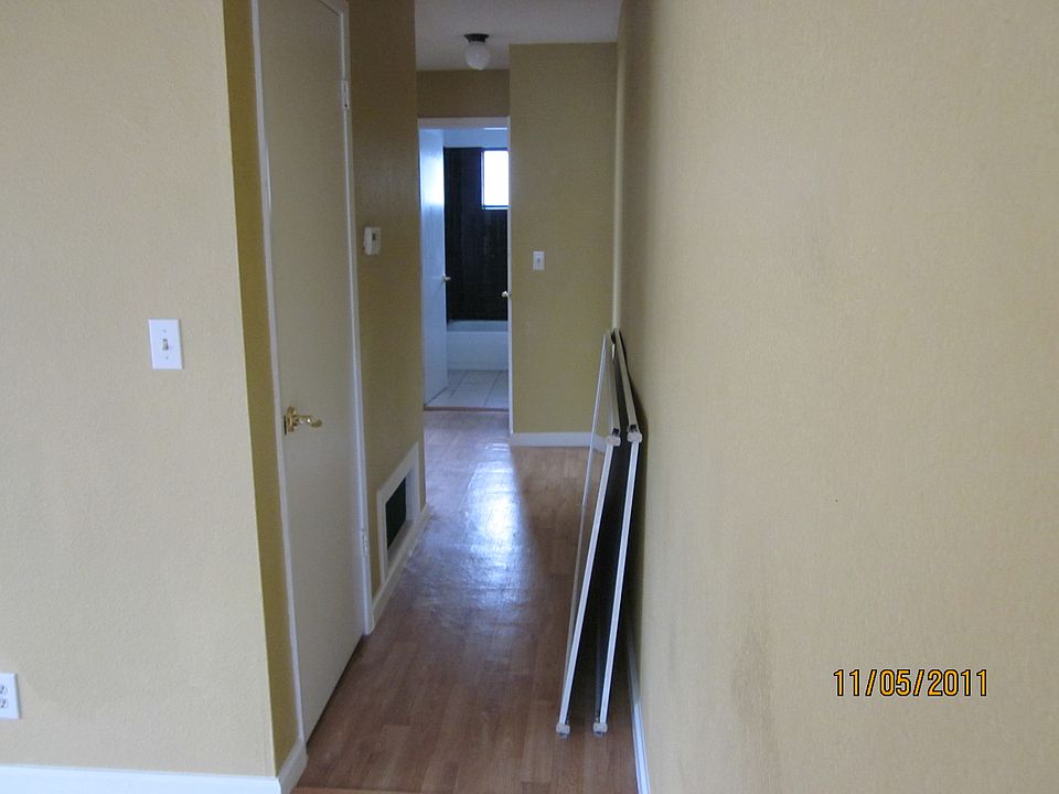 2nd image of 4410 Calandria St APT 2