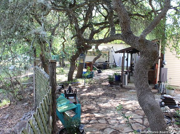 5th image of 440 Wild Oak Dr
