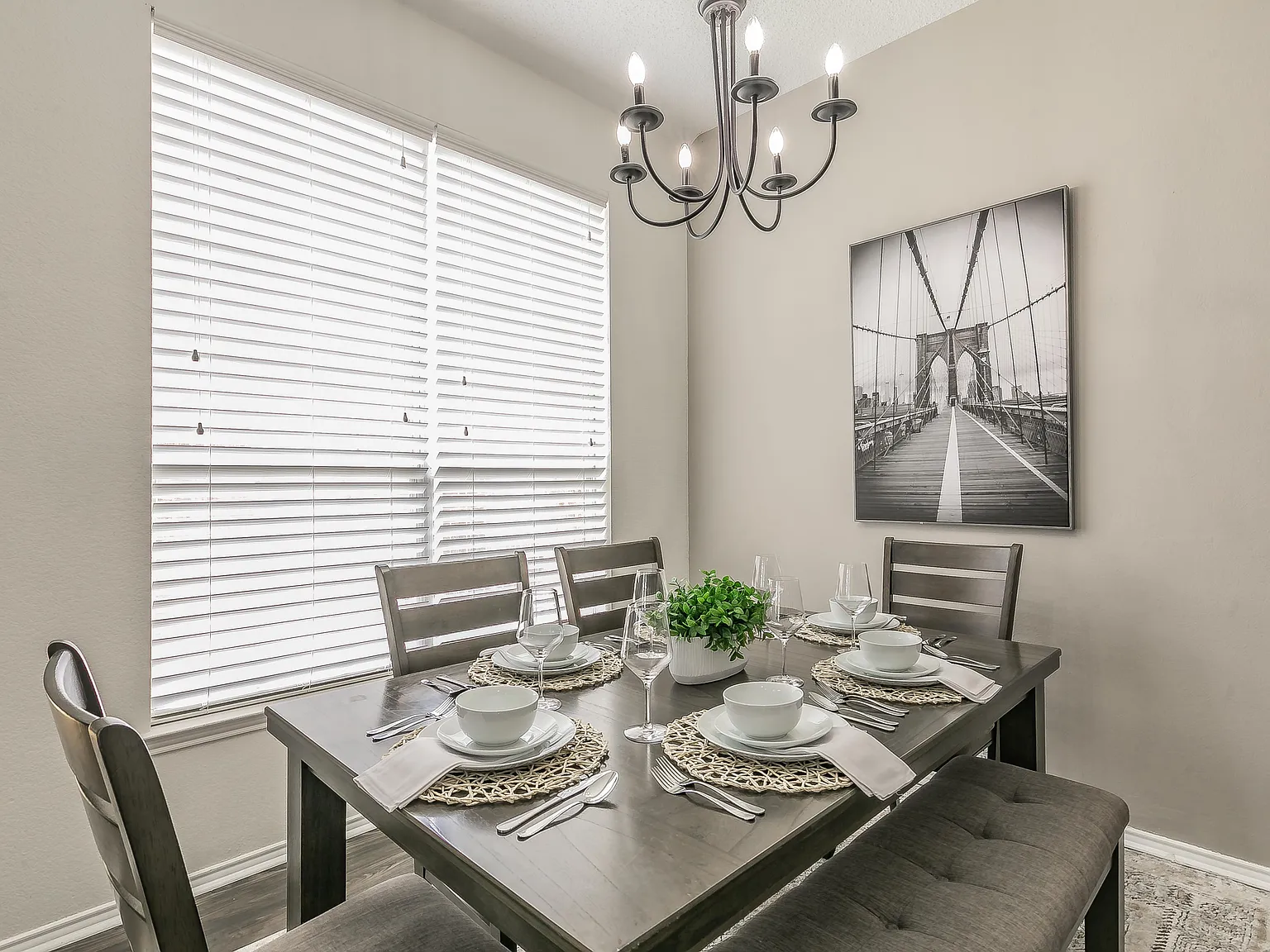 3 bed, 1685 sqft, $5,200 — Photo 3