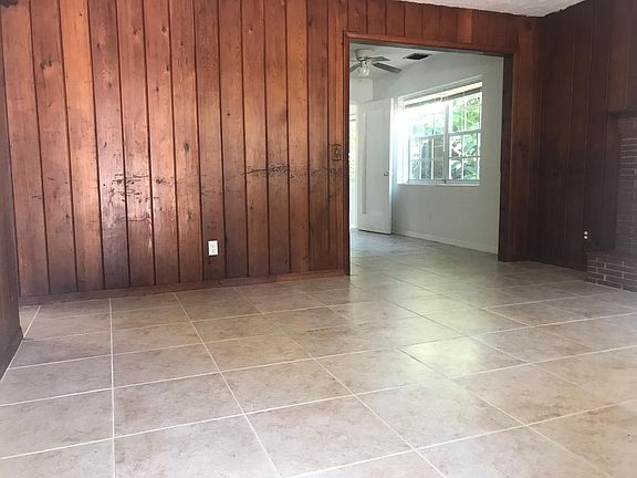3rd image of 923 19th St