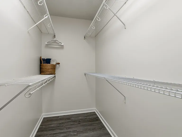 401 Redpath Dr — Photo 36