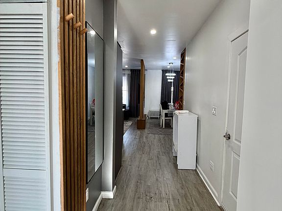 3rd image of 643 Saint Lawrence Ave Floor 2