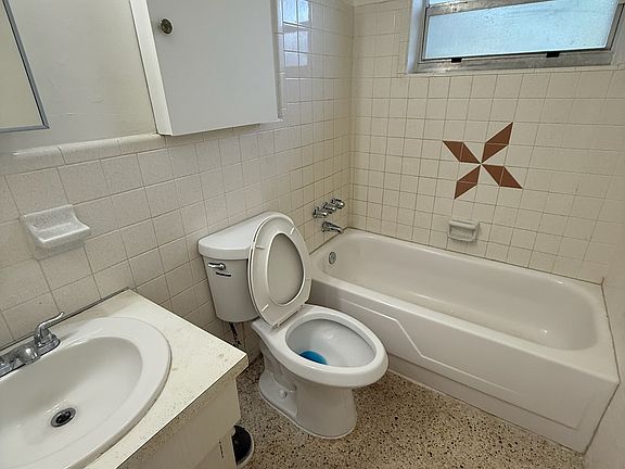 5th image of 2225 N 19th Ave #24