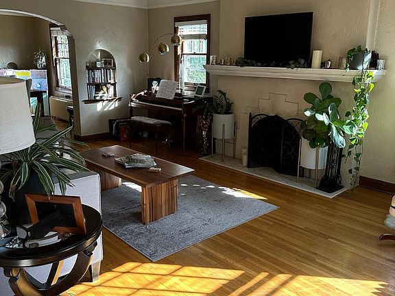 3rd image of 4145 Colfax Ave S