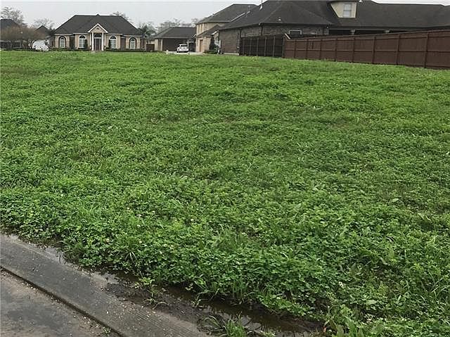 1st image of 104 Dogwood Ct