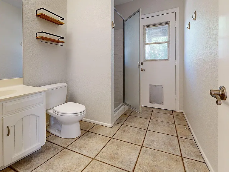 2534 S Grandview Ave — Photo 26