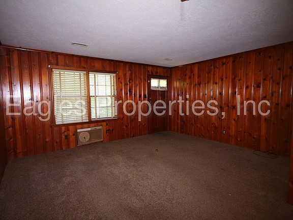 4th image of 415 Beech St
