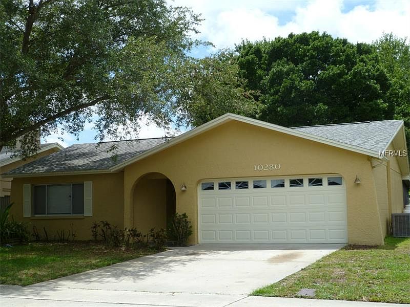 1st image of 10280 Oakhaven Dr