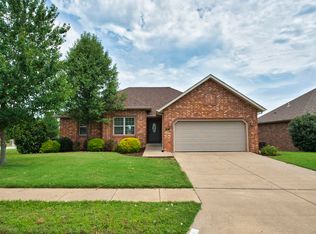 867 W Sole Dr, Nixa, MO 65714