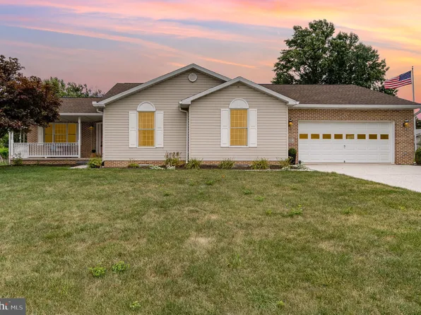 509 Parkway Dr, Littlestown, PA 17340