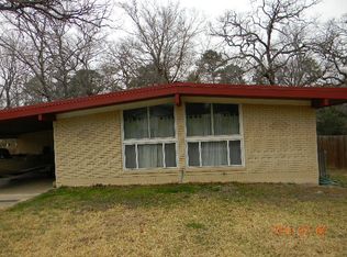 119 Woodside Dr, Palestine, TX 75803