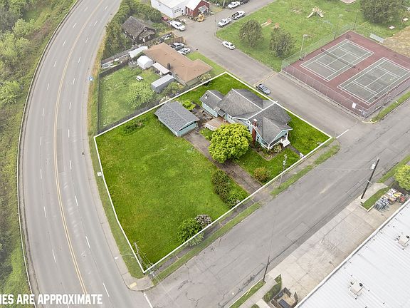 4th image of 906 C St