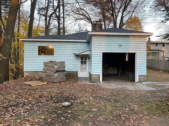 3rd image of 1424 S Mears Ave