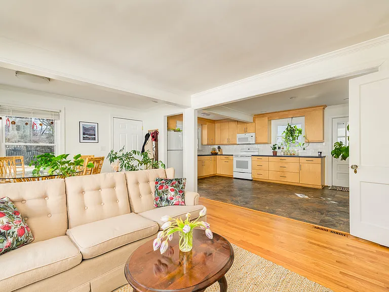 306 Horace Mann Ave — Photo 9