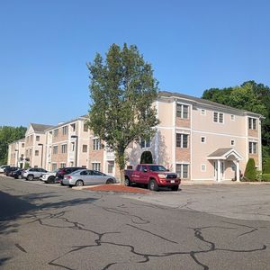 1 Millbrook Ln APT 111, Wakefield, MA, 01880