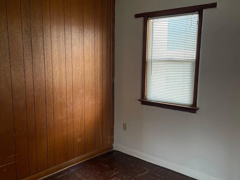 509 S Linn St #4 — Photo 9