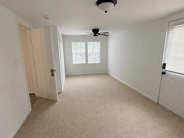 3023 Joseph St — Photo 4