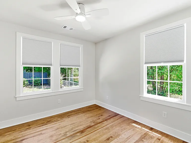 413 Meritta Ave — Photo 21
