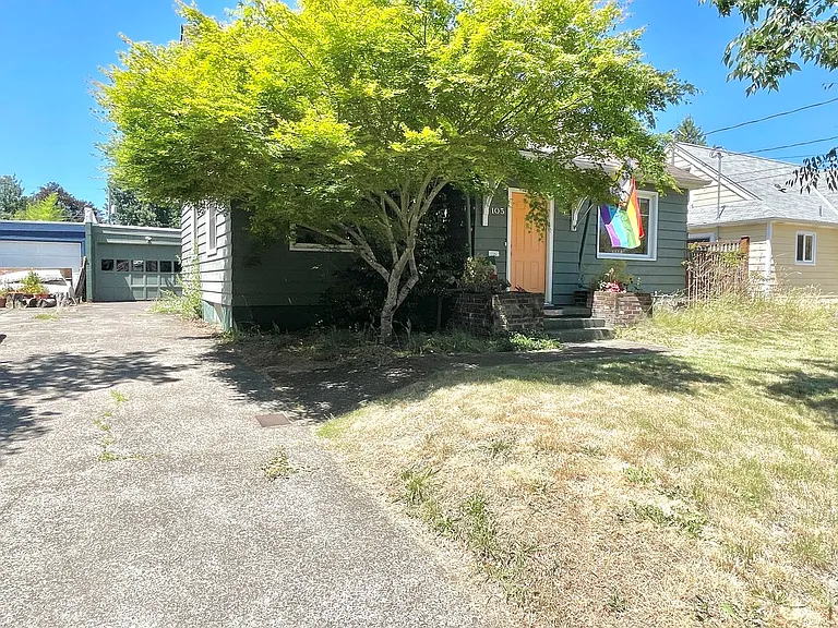 105 NE 86th Ave — Photo 2