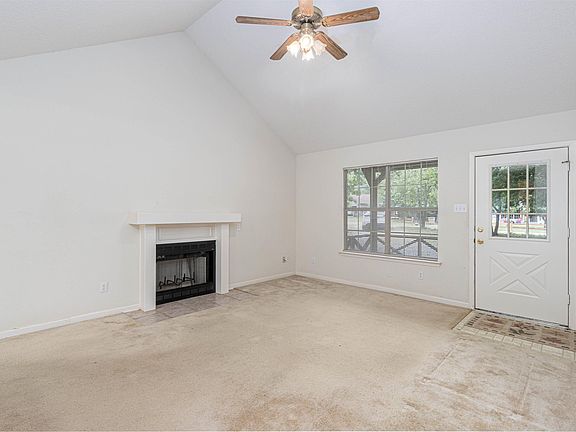 2nd image of 207 Pagosa Ln