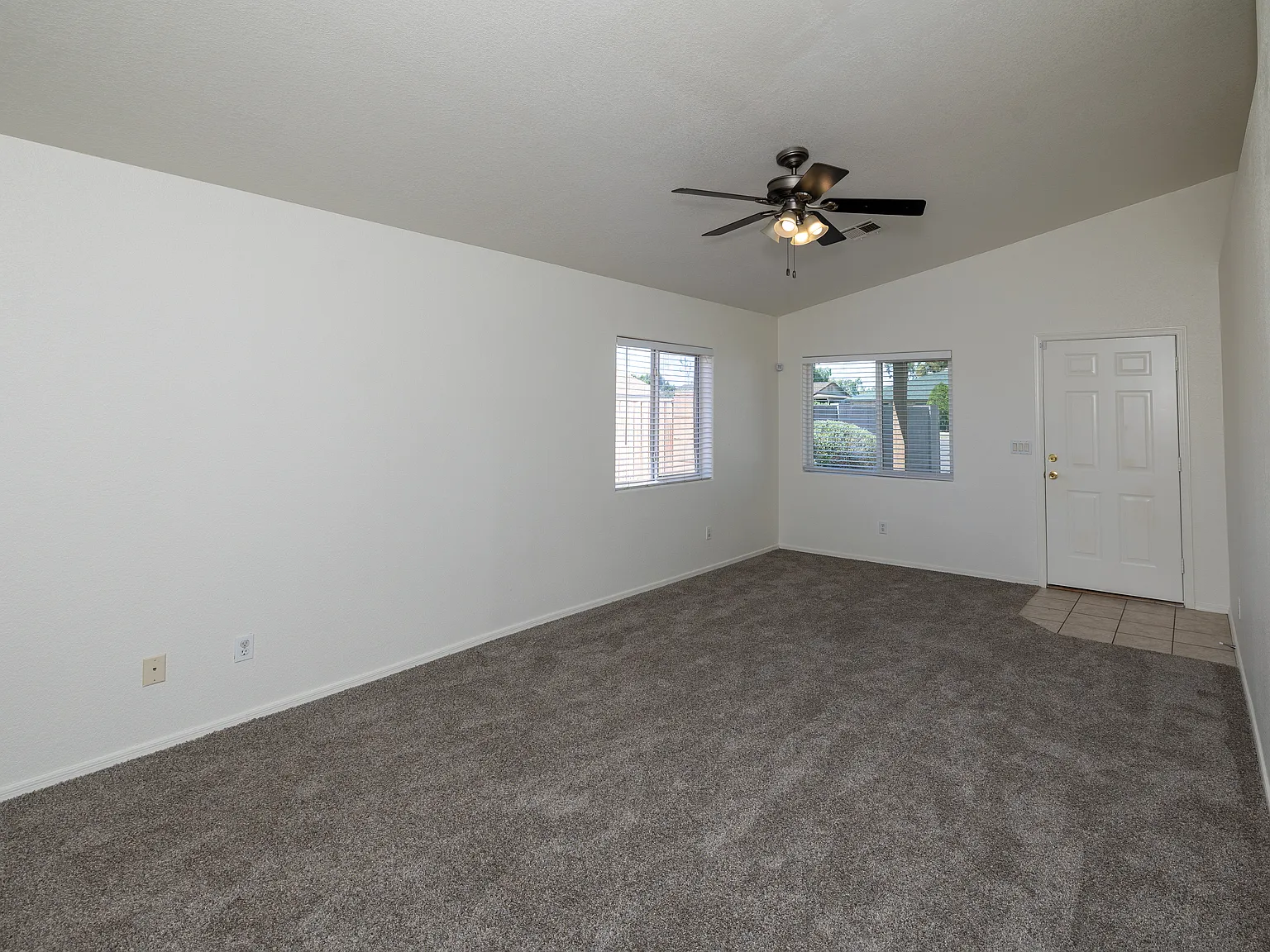 3 bed, 1263 sqft, $2,395 — Photo 4