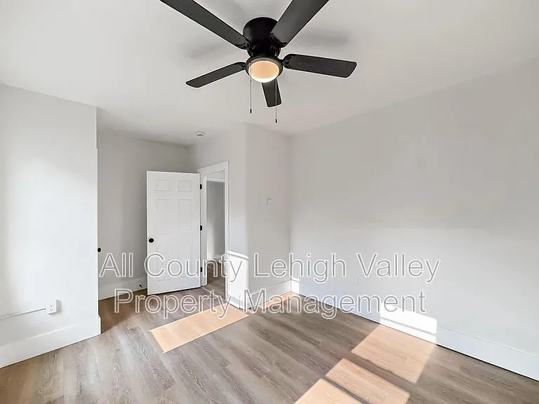122 E Goepp St #2 — Photo 5