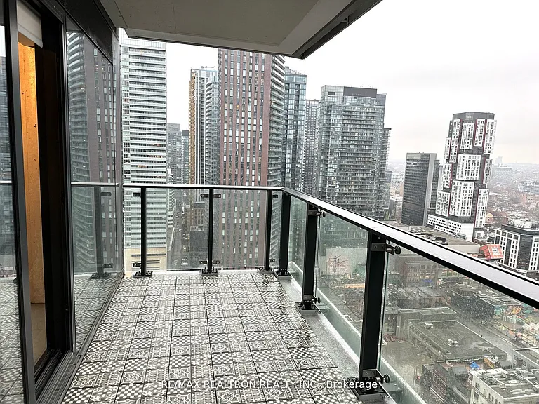 224 King St W #2901 — Photo 3
