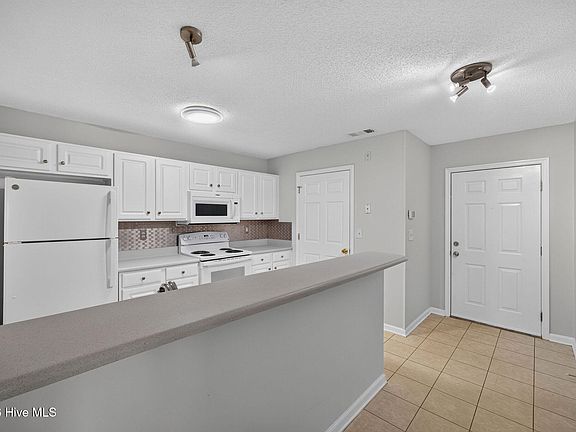 4th image of 5012 Hunters Trail Unit 3