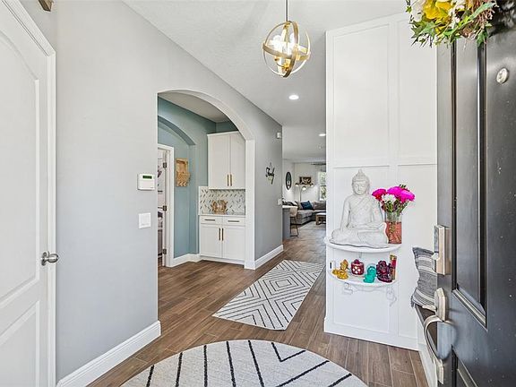 5th image of 8703 Corinthian Way