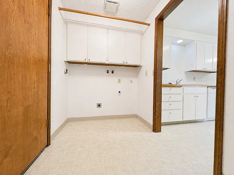 21318 SE Alder Ct — Photo 22
