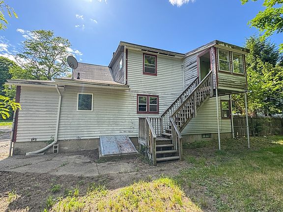 4th image of 32 Margerie St