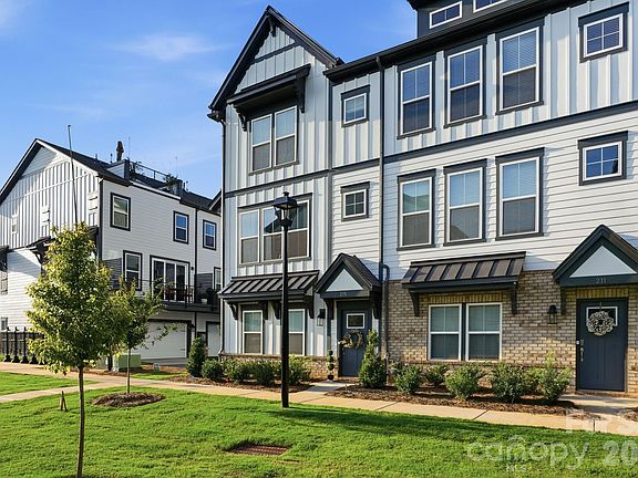 5th image of 215 Tamala St