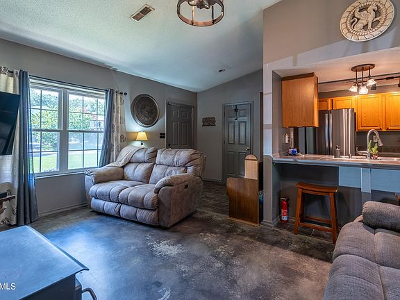 3rd image of 4216 Chinkapin Ln
