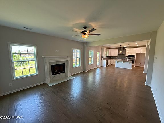5th image of 102 Maisie Way #215