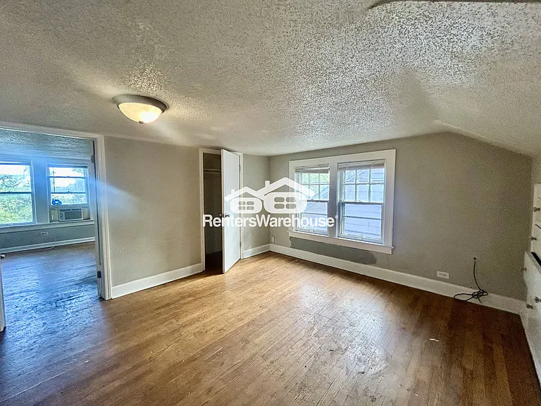 2846 Myrtle Ave — Photo 7