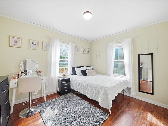 5th image of 4130 Oxford St