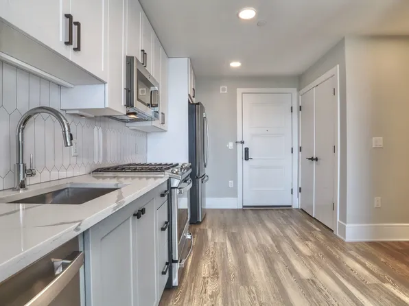 32 Oakland Avenue image 10 of 50