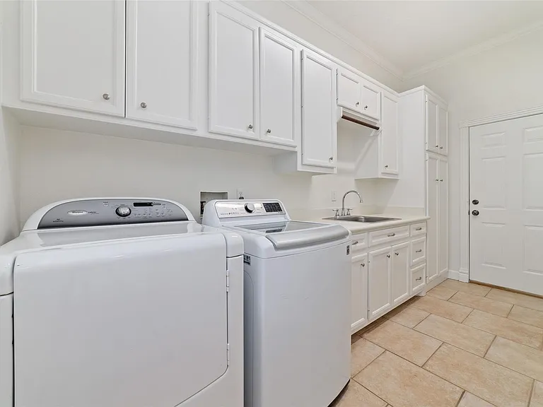 13311 Duke Of York Ln — Photo 13