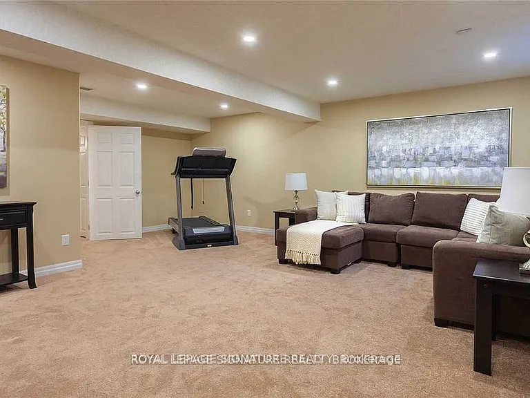 523 Windflower Cres — Photo 19