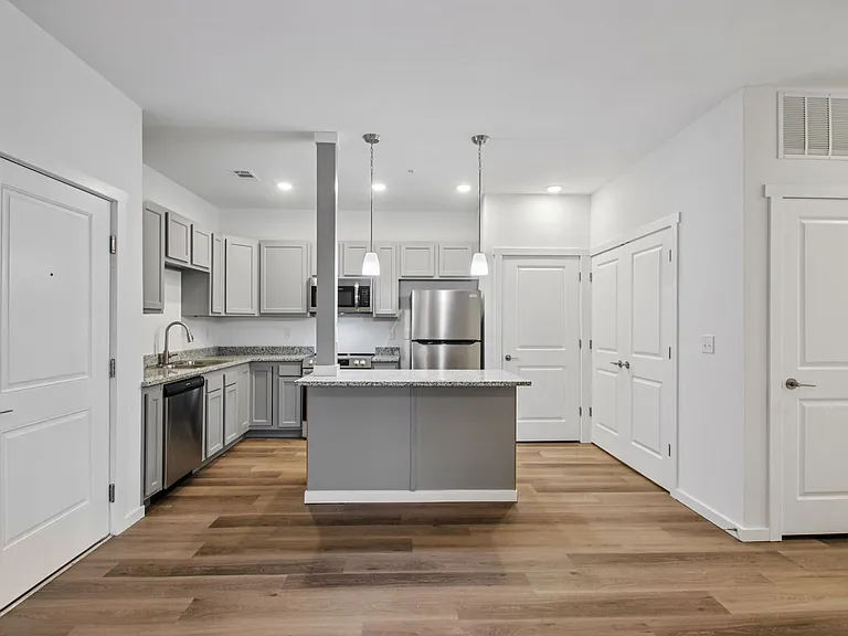 Portland Place Apartments — Photo 26
