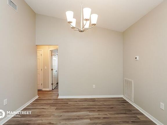 5th image of 1087 Summer Glen Dr