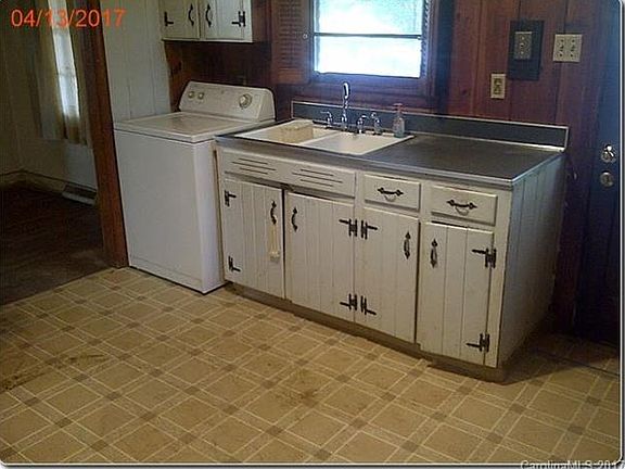 4th image of 607 Forest Dr