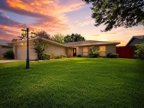 22306 Acorn Valley Dr, Spring, TX 77389