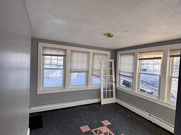 4th image of 817 Charles St #1