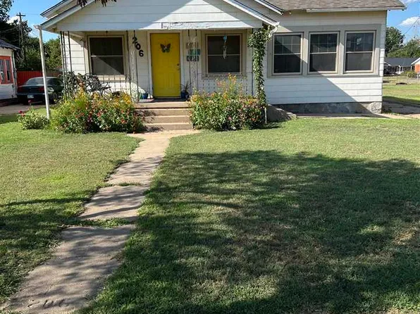 206 Vinnedge Ave, Blackwell, OK 74631