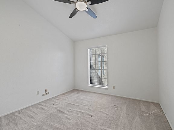 5th image of 2406 Capitan Dr #D
