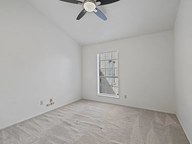 2406 Capitan Dr #D — Photo 7