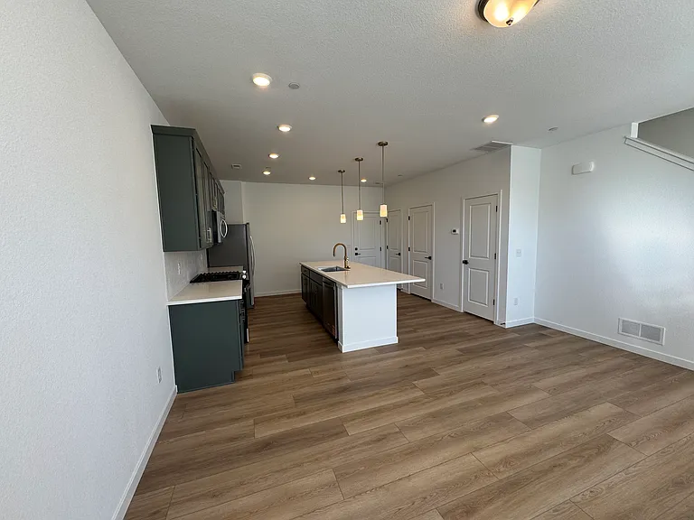 764 Nob Hill Ln — Photo 7