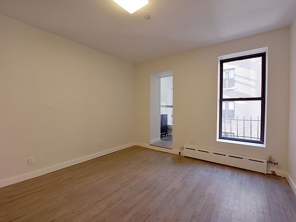 3rd image of 1611 2nd Ave #33