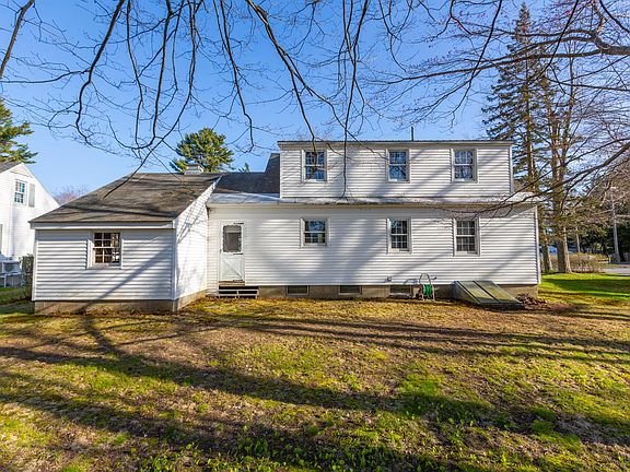 3rd image of 5 Chamberlain Ave